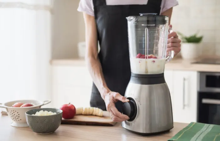 making-smoothie-in-a-blender