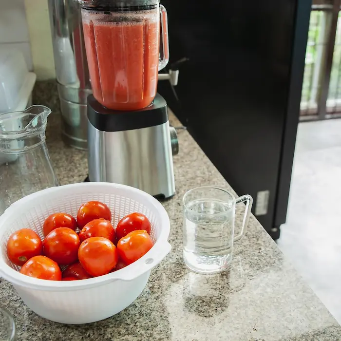 Tomato Juice Using Blender