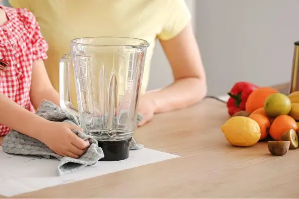 Cleaning-a-Blender