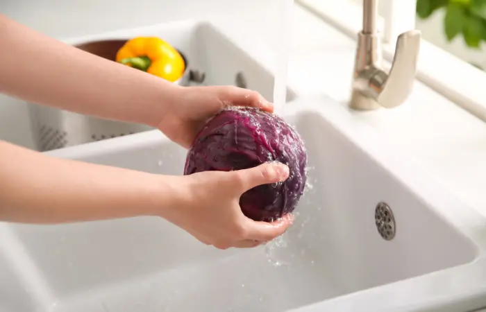 Washing cabbage