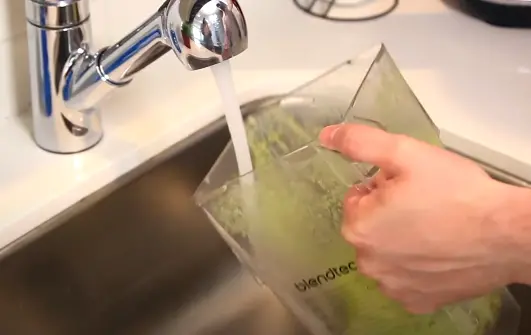 Cleaning the jar with fresh water