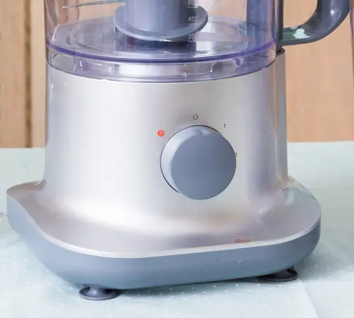 https://kitchenhappens.com/wp-content/uploads/2023/01/3.-The-motor-base-of-the-food-processor.webp