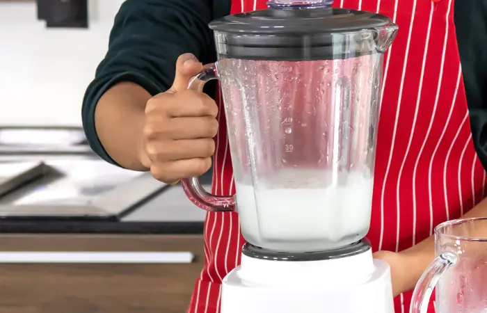 Whipping egg whites in blender