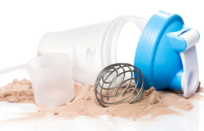Shaker for mixing protein powder