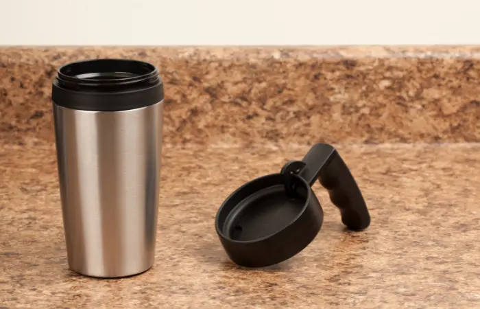 Travel coffee mug