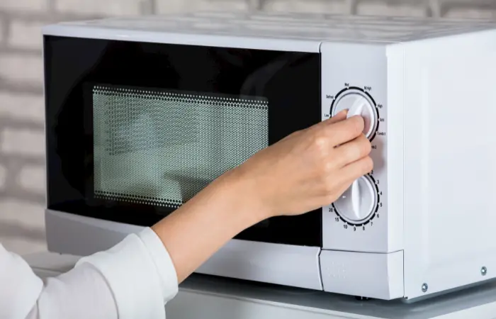 Using microwave for reheating baby food