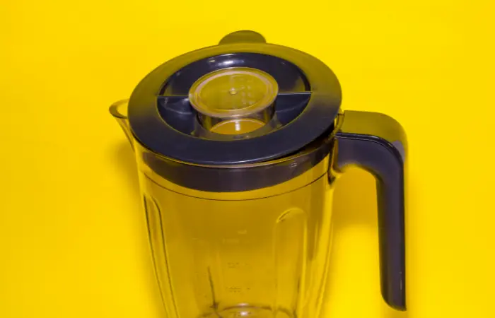 Blender lid with fill cap