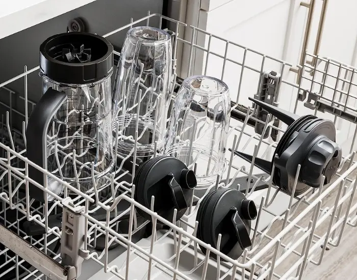 Cleaning in dishwasher