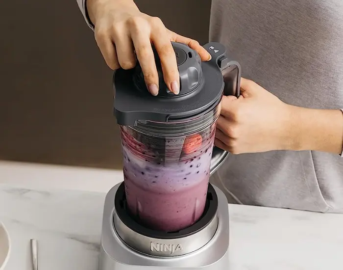 Making smoothie